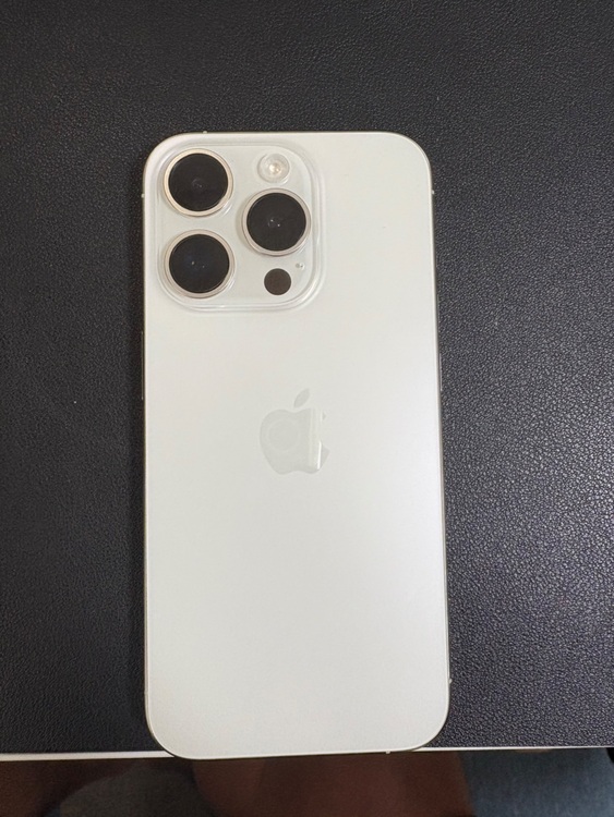 iPhone 15 Pro 128GB SIMフリー（スマホ）の商品画像 - 査定依頼日：2025年6月11日 - 最高査定価格：97,000円