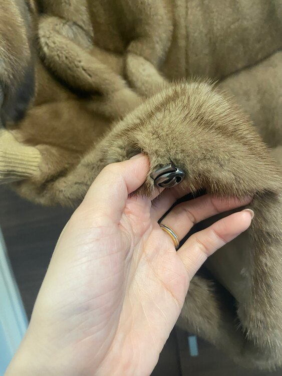 L'appaltement ミンクブルゾン（古着・ファッション）の商品画像 - 査定依頼日：2025年3月19日 - 最高査定価格：15,500円