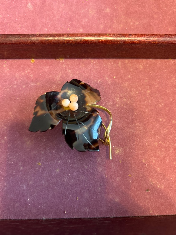 ブローチ（金・貴金属）の商品画像 - 査定依頼日：2026年3月10日 - 最高査定価格：220,000円