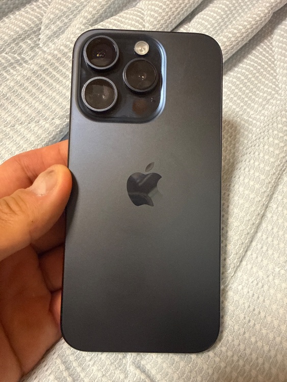iPhone iPhone 15 Pro 1TB SIMフリー（スマホ）の商品画像 - 査定依頼日：2026年5月21日 - 最高査定価格：105,000円