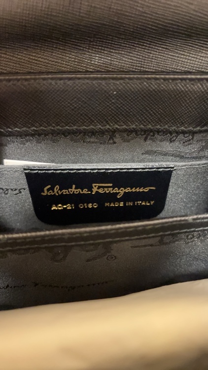 フェラガモ  （ブランドバッグ）の商品画像 - 査定依頼日：2025年12月19日 - 最高査定価格：22,000円