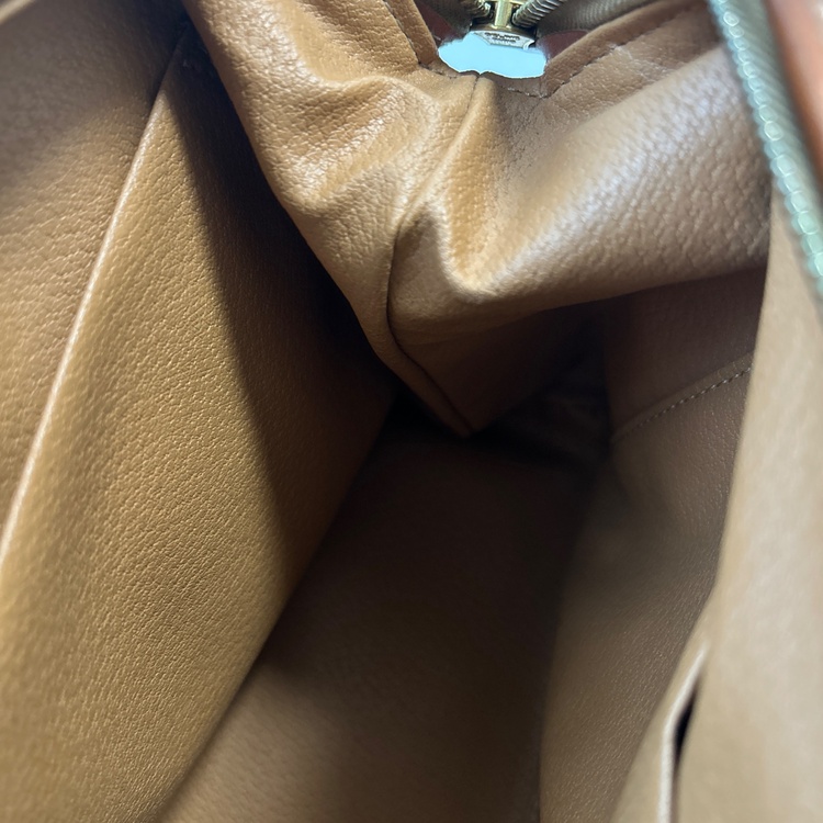 セリーヌ  （ブランドバッグ）の商品画像 - 査定依頼日：2026年4月15日 - 最高査定価格：20,000円