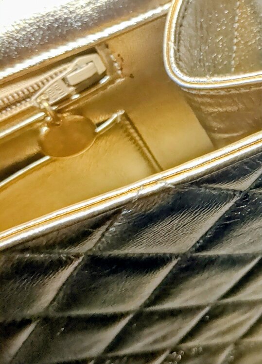 CHANELマドラッセ　ゴールド　1991〜1994（ブランドバッグ）の商品画像 - 査定依頼日：2025年12月28日 - 最高査定価格：400,000円