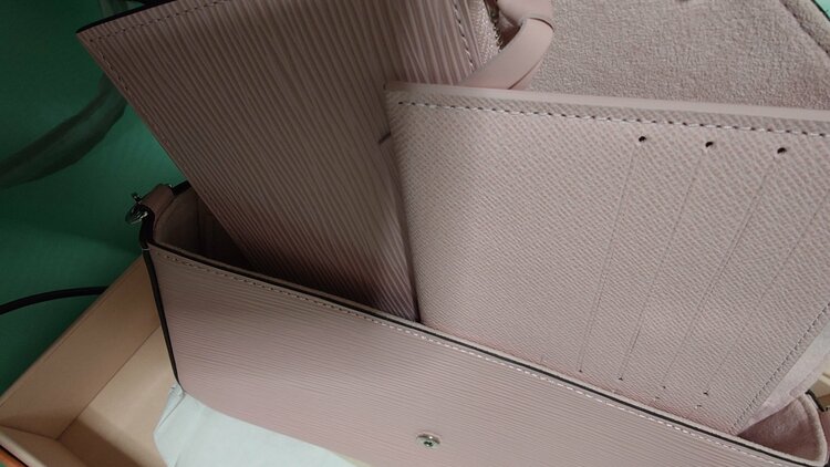 ルイヴィトン エピ （ブランドバッグ）の商品画像 - 査定依頼日：2026年1月5日 - 最高査定価格：110,000円