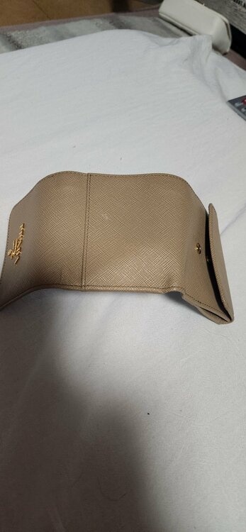 財布（ブランド財布・小物）の商品画像 - 査定依頼日：2026年10月15日 - 最高査定価格：35,000円