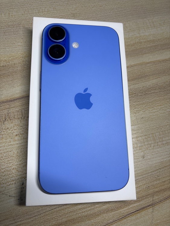 iPhone 16 128GB docomo（スマホ）の商品画像 - 査定依頼日：2026年4月1日 - 最高査定価格：80,000円