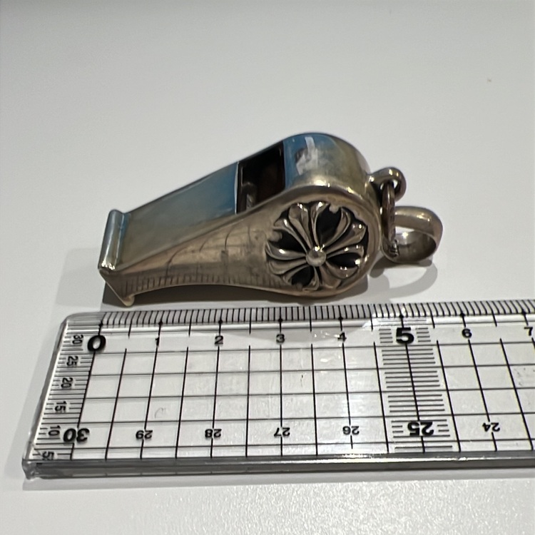 Chrome Hearts Tiny Whistle Charm CH Plus（古着・ファッション）の商品画像 - 査定依頼日：2025年9月5日 - 最高査定価格：170,000円