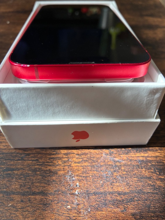 iPhone14レッド（スマホ）の商品画像 - 査定依頼日：2025年11月16日 - 最高査定価格：44,000円