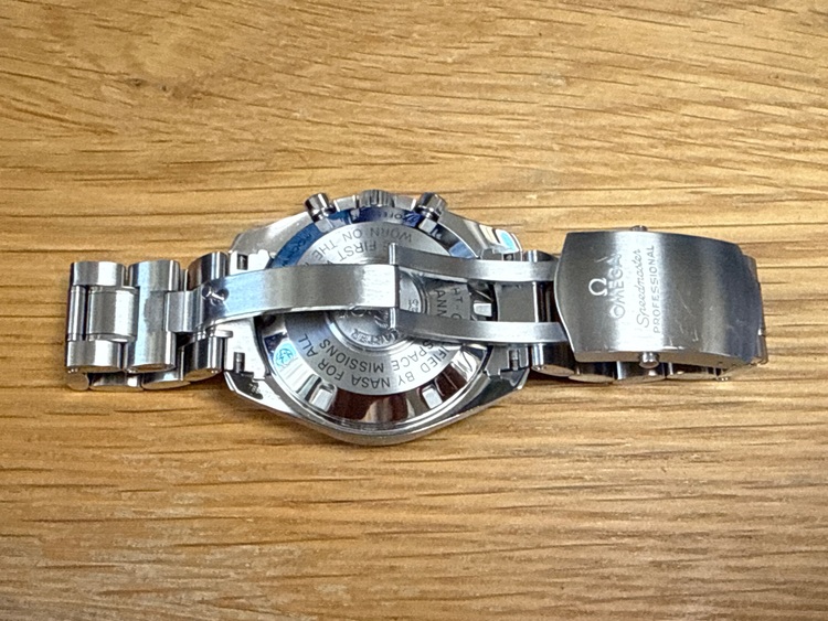 311.30.42.30.01.005（高級時計）の商品画像 - 査定依頼日：2025年9月7日 - 最高査定価格：700,000円