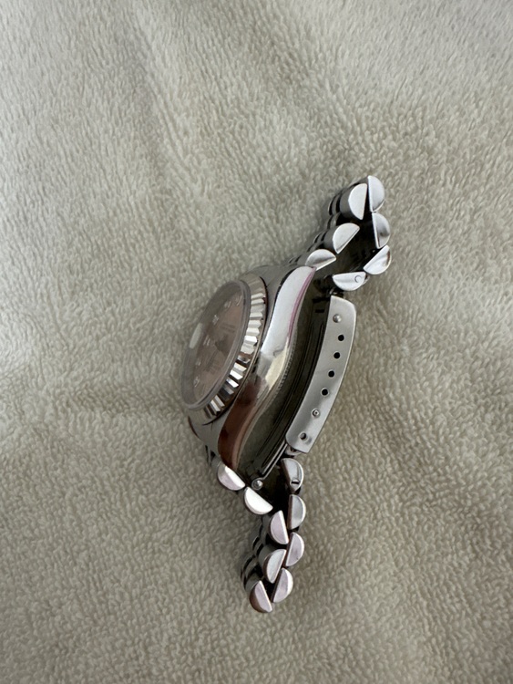 ロレックス デイトジャスト Y81060（高級時計）の商品画像 - 査定依頼日：2025年9月28日 - 最高査定価格：900,000円