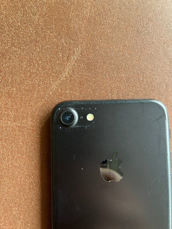 iPhone７BLK 256GB（スマホ）の商品画像 - 査定依頼日：2025年3月17日 - 最高査定価格：4,000円