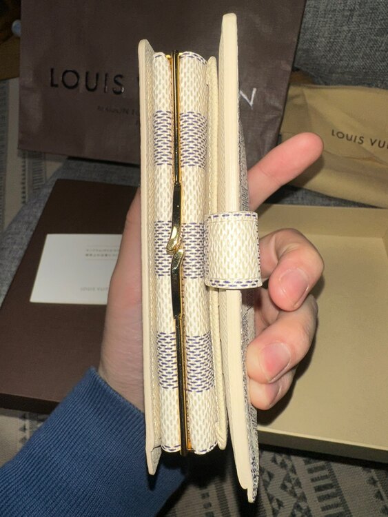 ルイヴィトン ポルトフォイユ・ヴィエノワイニシャル入り（ブランド財布・小物）の商品画像 - 査定依頼日：2025年4月30日 - 最高査定価格：8,000円