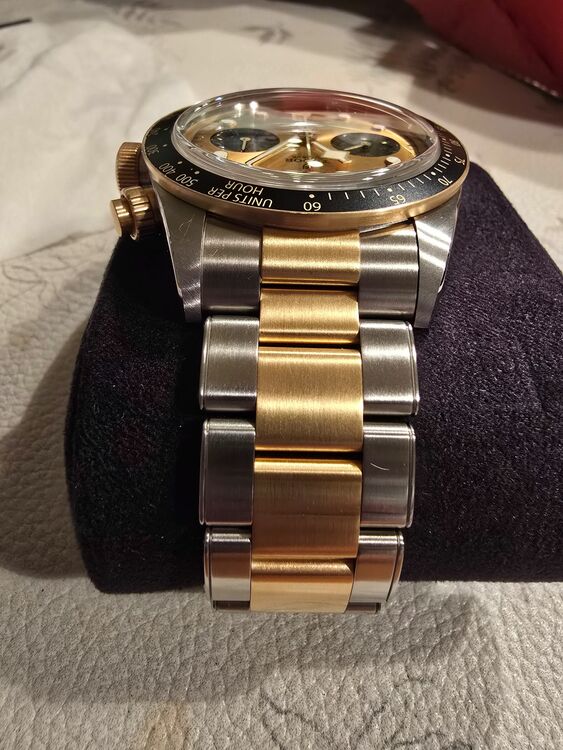 チューダー ブラックベイ 79363N（高級時計）の商品画像 - 査定依頼日：2025年10月7日 - 最高査定価格：630,000円