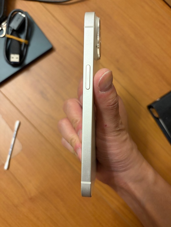iPhone iPhone 14 128GB SIMフリー（スマホ）の商品画像 - 査定依頼日：2026年10月11日 - 最高査定価格：39,000円