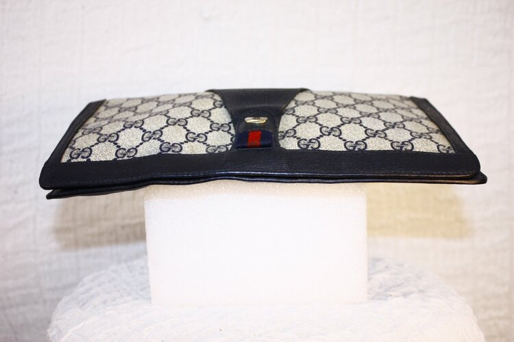 GUCCI GGキャンバス スプリーム クラッチバッグ セカンドバッグ PVCレザー シェリーライン 89 01 033（ブランドバッグ）の商品画像 - 査定依頼日：2026年10月15日 - 最高査定価格：5,000円