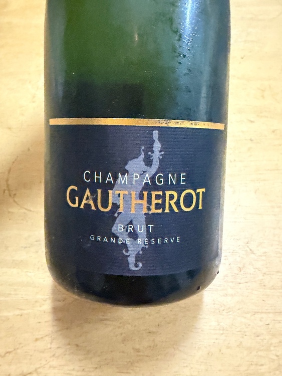 シャンパーニュ ゴテロ BRUT（お酒）の商品画像 - 査定依頼日：2025年12月9日 - 最高査定価格：1,500円