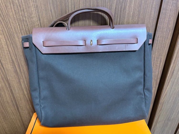 エルメス エールバッグ （ブランドバッグ）の商品画像 - 査定依頼日：2026年1月5日 - 最高査定価格：120,000円