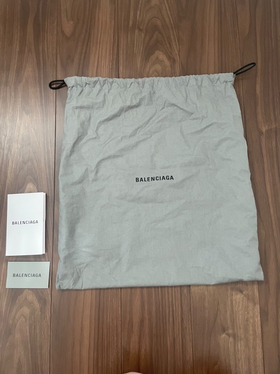 バレンシアガ  （ブランドバッグ）の商品画像 - 査定依頼日：2025年9月2日 - 最高査定価格：140,000円