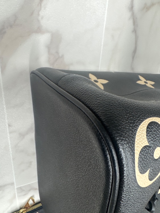 ネオノエ（ブランドバッグ）の商品画像 - 査定依頼日：2025年9月1日 - 最高査定価格：270,000円