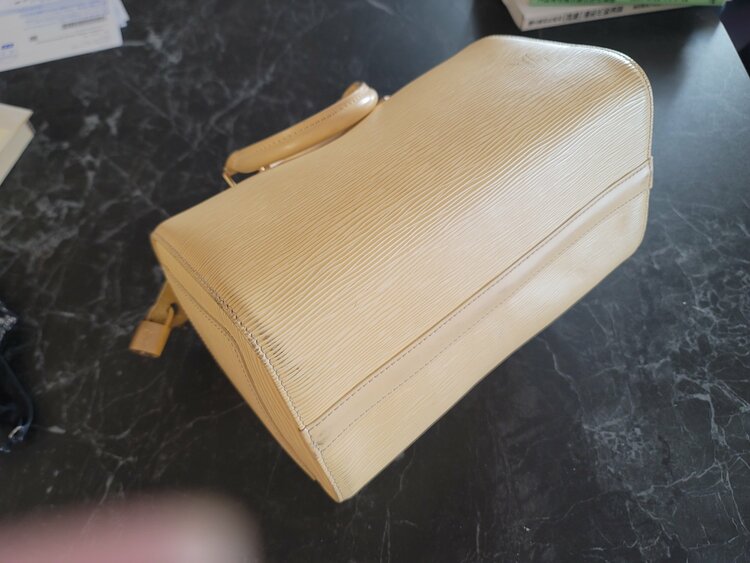 Louis Vuitton Speedy 25 / 30 – Epi Leather（ブランドバッグ）の商品画像 - 査定依頼日：2026年9月23日 - 最高査定価格：70,000円