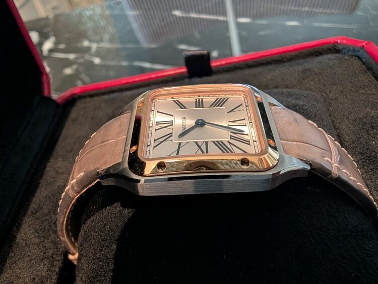 カルティエ サントス W2SA0012（高級時計）の商品画像 - 査定依頼日：2025年8月5日 - 最高査定価格：550,000円