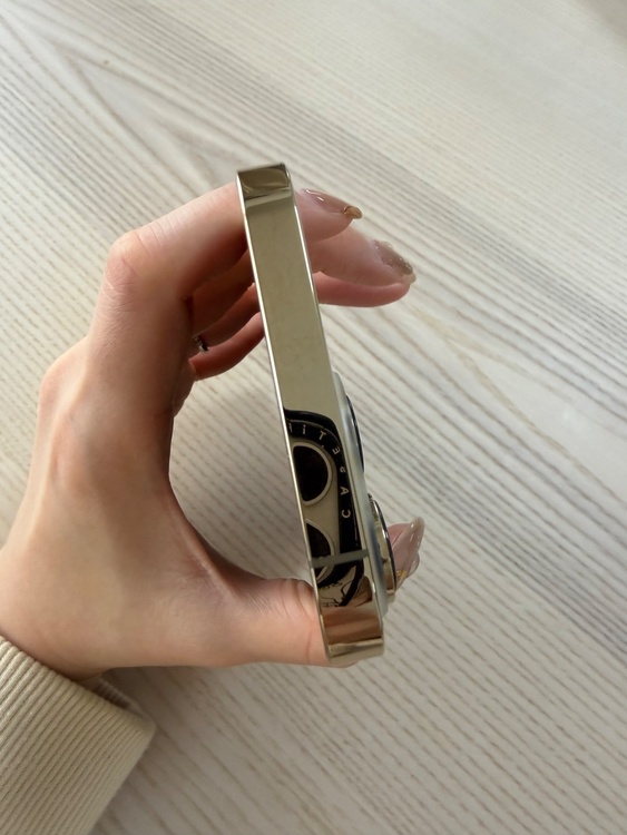 iphone13pro 128GB ゴールド（スマホ）の商品画像 - 査定依頼日：2026年3月22日 - 最高査定価格：46,000円