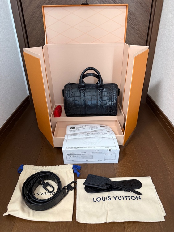 キーポルxsクロコダイル（ブランドバッグ）の商品画像 - 査定依頼日：2026年4月2日 - 最高査定価格：1,000,000円