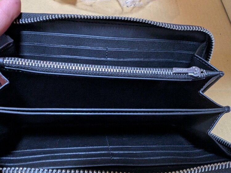 D2477/CU707（ブランド財布・小物）の商品画像 - 査定依頼日：2026年3月27日 - 最高査定価格：2,000円