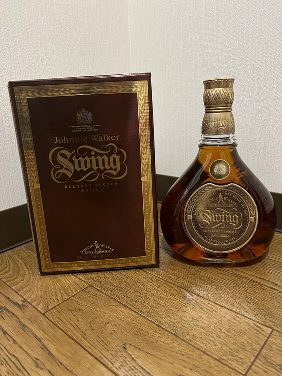 ジョニーウォーカー　スイング（お酒）の商品画像 - 査定依頼日：2025年2月20日 - 最高査定価格：1,100円
