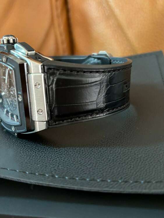 ウブロ ビックバン 601NM0173LQ（高級時計）の商品画像 - 査定依頼日：2025年4月17日 - 最高査定価格：1,200,000円