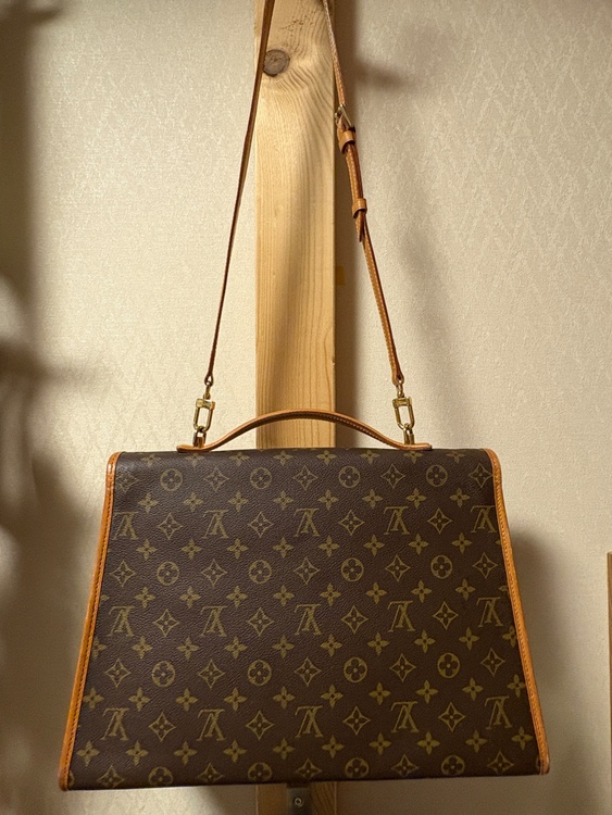 LOUIS VUITTON ビバリー　ハンドバッグ ストラップ付き　M51120（ブランドバッグ）の商品画像 - 査定依頼日：2026年2月4日 - 最高査定価格：45,000円