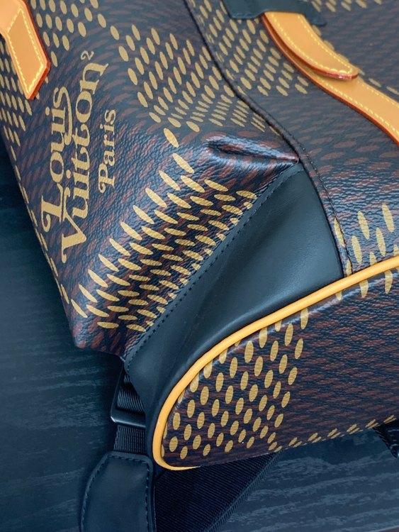 クリストファーPM N40358 ダミエジャイアント モノグラム NIGO バッ（ブランドバッグ）の商品画像 - 査定依頼日：2022年9月12日 - 最高査定価格：272,000円