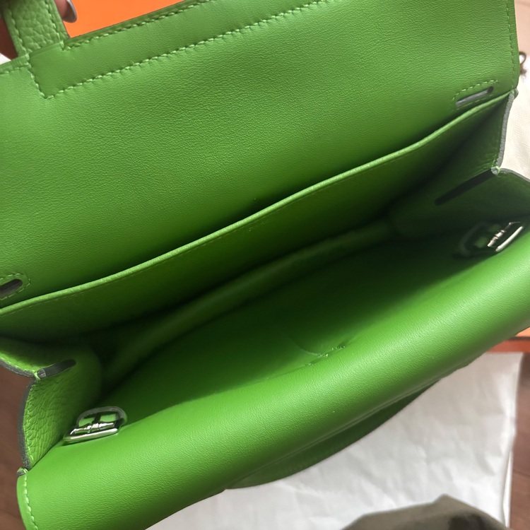 アルザン25（ブランドバッグ）の商品画像 - 査定依頼日：2025年9月30日 - 最高査定価格：700,000円