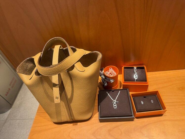 エルメス ピコタン （ブランドバッグ）の商品画像 - 査定依頼日：2025年3月25日 - 最高査定価格：500,000円