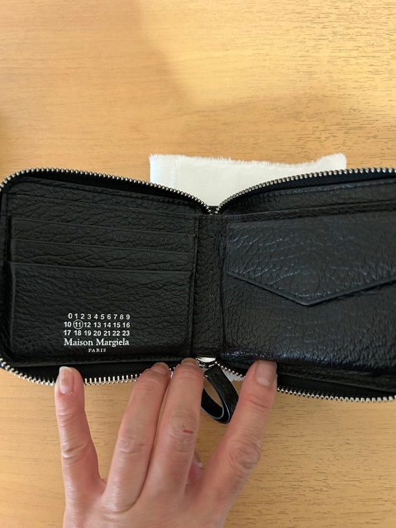 財布（古着・ファッション）の商品画像 - 査定依頼日：2026年2月8日 - 最高査定価格：100,000円