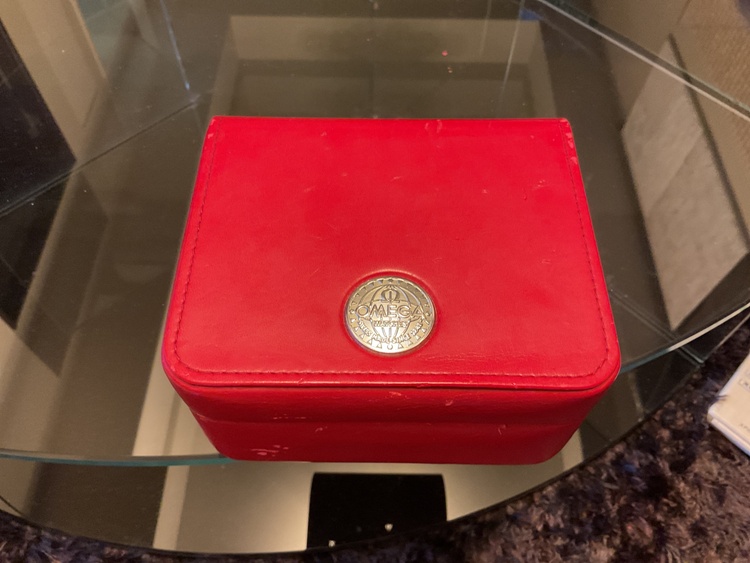 3520.50スピードマスターマーク40コスモストリプルカレンダークロノグラフ自（高級時計）の商品画像 - 査定依頼日：2026年2月1日 - 最高査定価格：310,000円