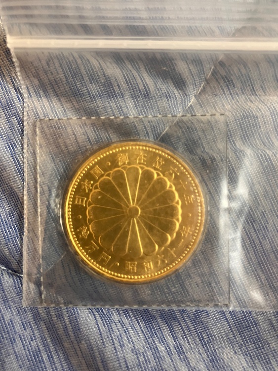 天皇陛下御在位60年記念10万円金貨（金・貴金属）の商品画像 - 査定依頼日：2026年8月8日 - 最高査定価格：450,000円