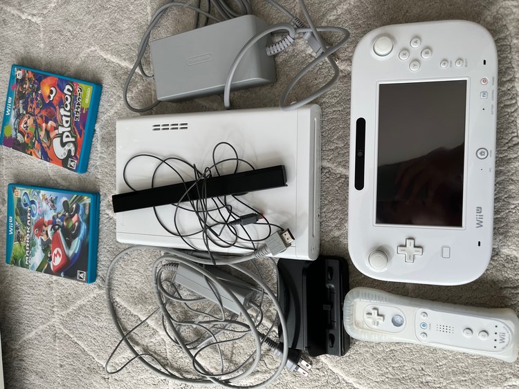 WiiU（ゲーム機本体・ゲームソフト）の商品画像 - 査定依頼日：2022年9月16日 - 最高査定価格：3,500円