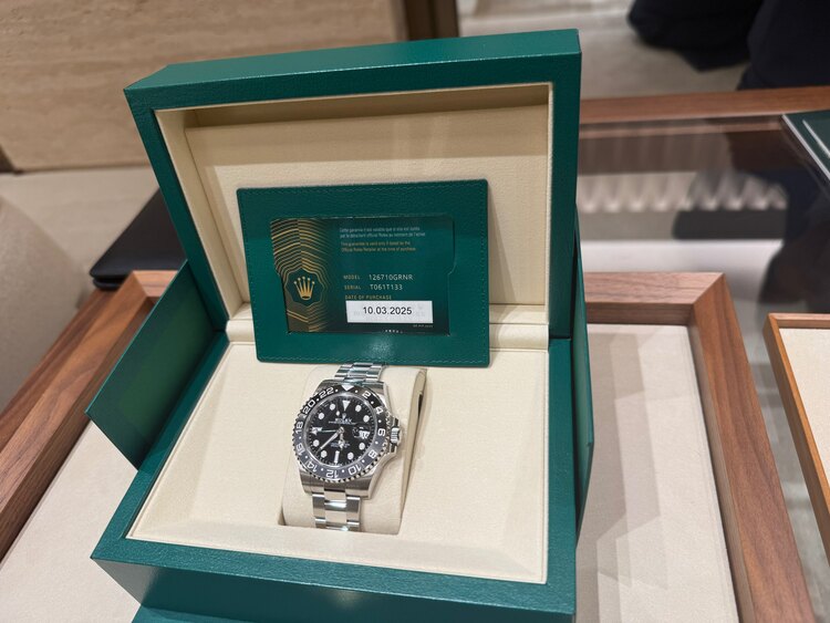 ロレックス GMTマスター （高級時計）の商品画像 - 査定依頼日：2025年3月18日 - 最高査定価格：2,580,000円