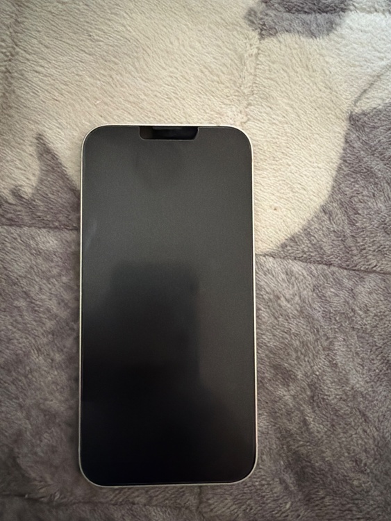 iPhone 13 128GB au（スマホ）の商品画像 - 査定依頼日：2026年2月15日 - 最高査定価格：36,000円