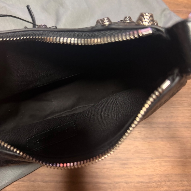 バレンシアガ  （ブランドバッグ）の商品画像 - 査定依頼日：2026年3月25日 - 最高査定価格：150,000円