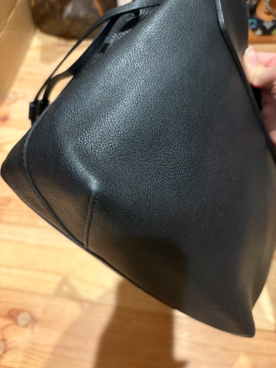 ロックミー（ブランドバッグ）の商品画像 - 査定依頼日：2026年10月3日 - 最高査定価格：80,000円