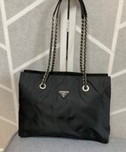 プラダ  （ブランドバッグ）の商品画像 - 査定依頼日：2024年12月27日 - 最高査定価格：20,000円