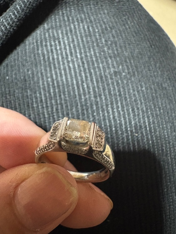 ダイヤリング（宝石）の商品画像 - 査定依頼日：2026年3月30日 - 最高査定価格：2,000,000円