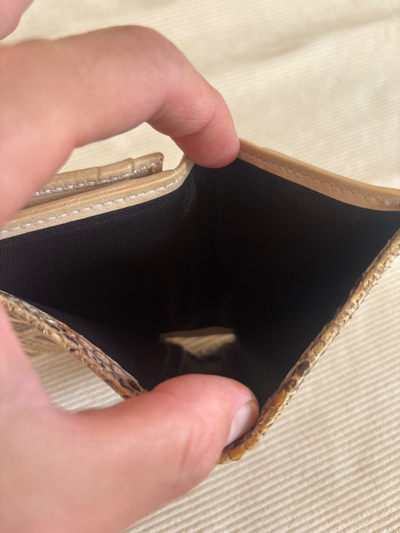 グッチ マーモント コンパクトウォレット（古着・ファッション）の商品画像 - 査定依頼日：2025年10月15日 - 最高査定価格：100,000円