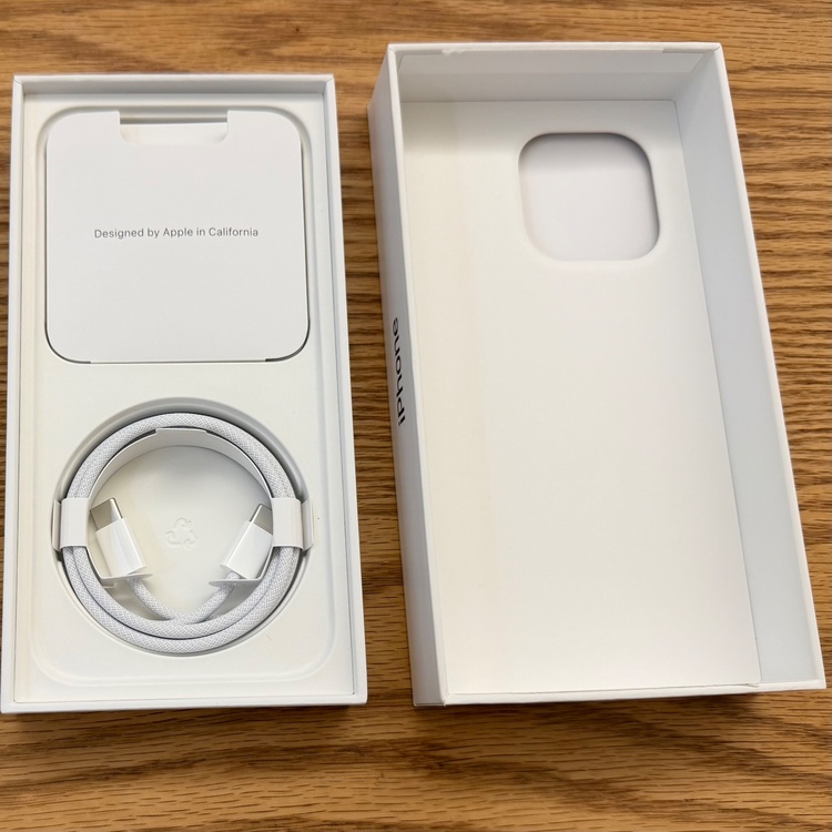 iPhone iPhone 15 Pro Max 256GB SIMフリー（スマホ）の商品画像 - 査定依頼日：2026年9月20日 - 最高査定価格：107,500円