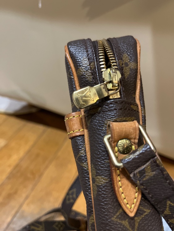 ダヌーヴ（ブランドバッグ）の商品画像 - 査定依頼日：2025年10月16日 - 最高査定価格：20,000円