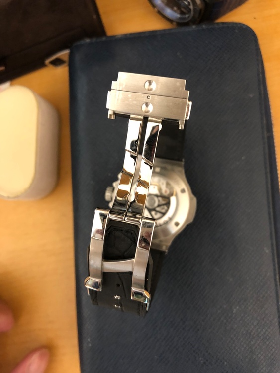 HUBLOT ウブロ ビックバン（高級時計）の商品画像 - 査定依頼日：2026年2月18日 - 最高査定価格：700,000円