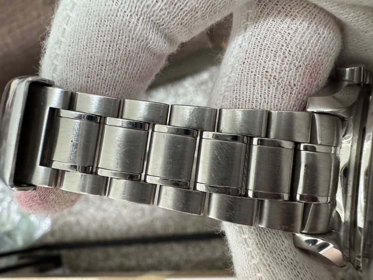 オメガ スピードマスター 3570.5（高級時計）の商品画像 - 査定依頼日：2025年10月19日 - 最高査定価格：600,000円