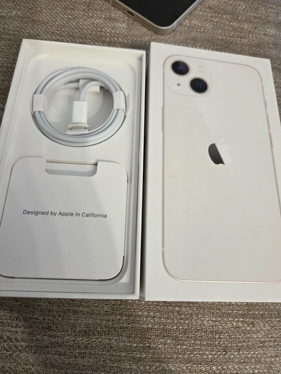 iPhone13 STARLIGHT　256GB（スマホ）の商品画像 - 査定依頼日：2026年3月31日 - 最高査定価格：39,000円